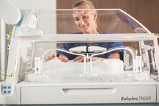 Verpleegkundige bij de Babyleo TN500